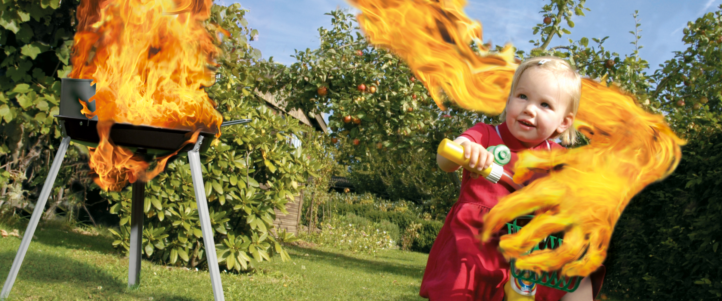 Kleinkind Mädchen auf Dreirad von Feuerhand aus dem Grill erfasst